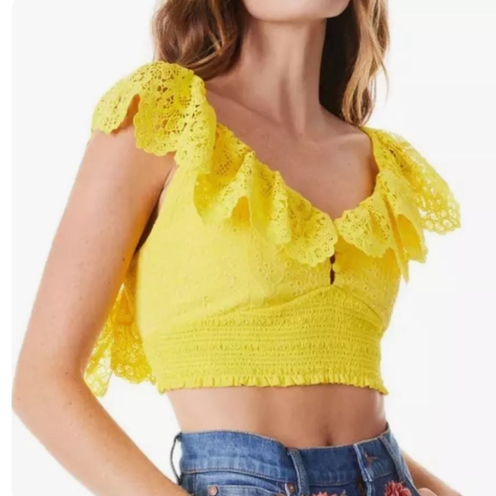 Alice + Olivia Bleeker Ruffled Lace Crop Top
size Small